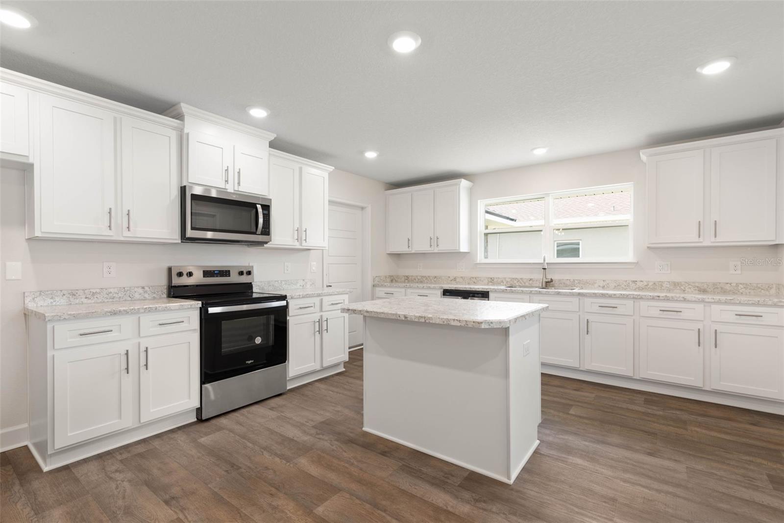 19 Regina Ln Property Photo 10