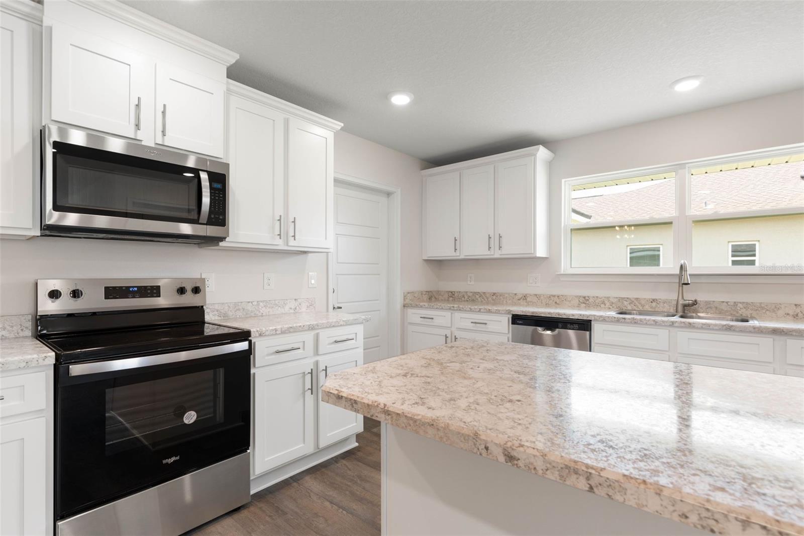 19 Regina Ln Property Photo 16