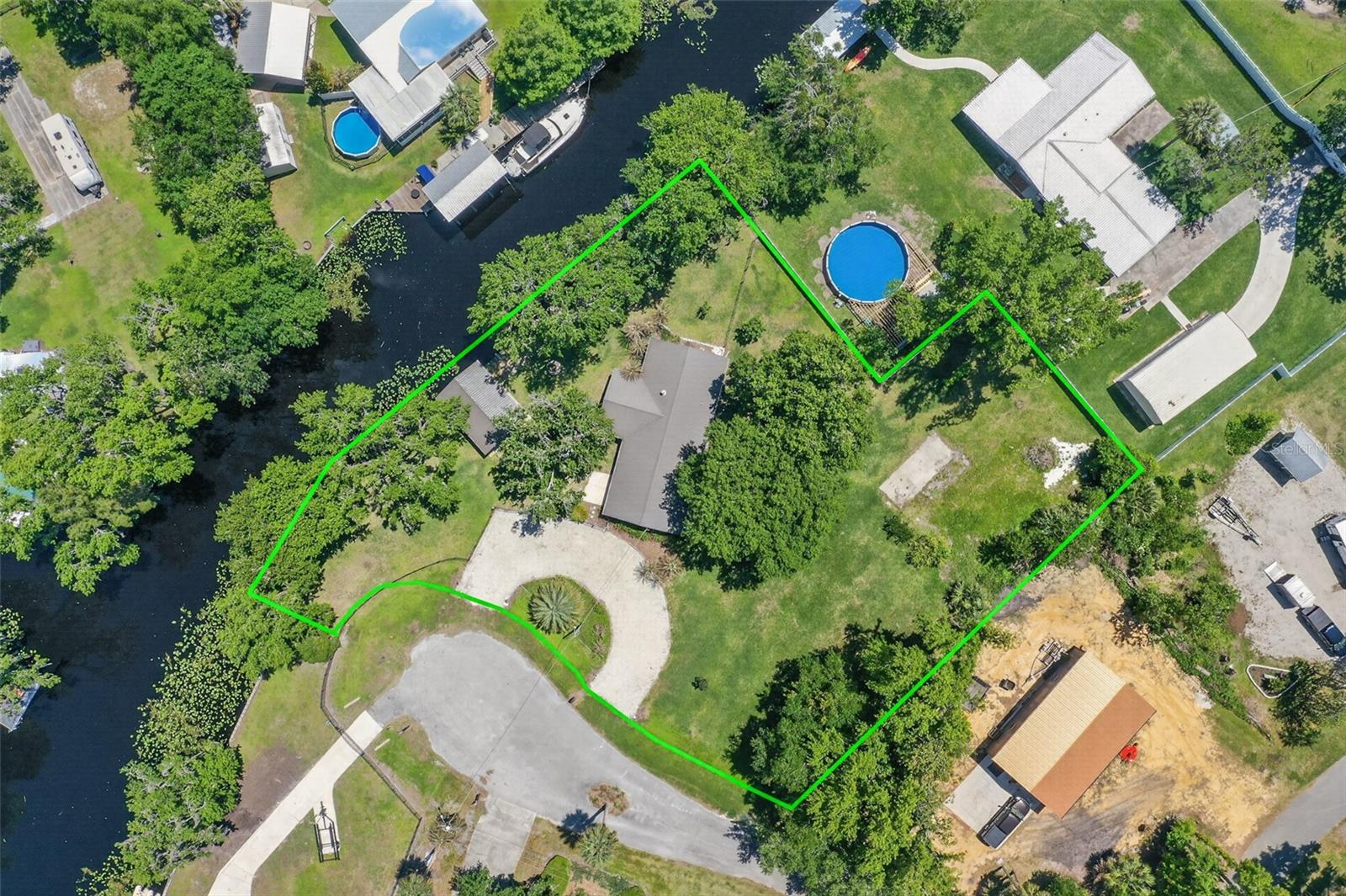 137 & 135 RIVERSIDE DR