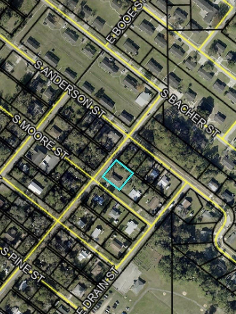 Xxxx S Moore St Property Photo 3
