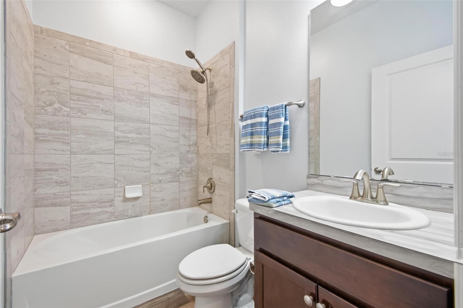 6 Oakleaf Way Property Photo 12