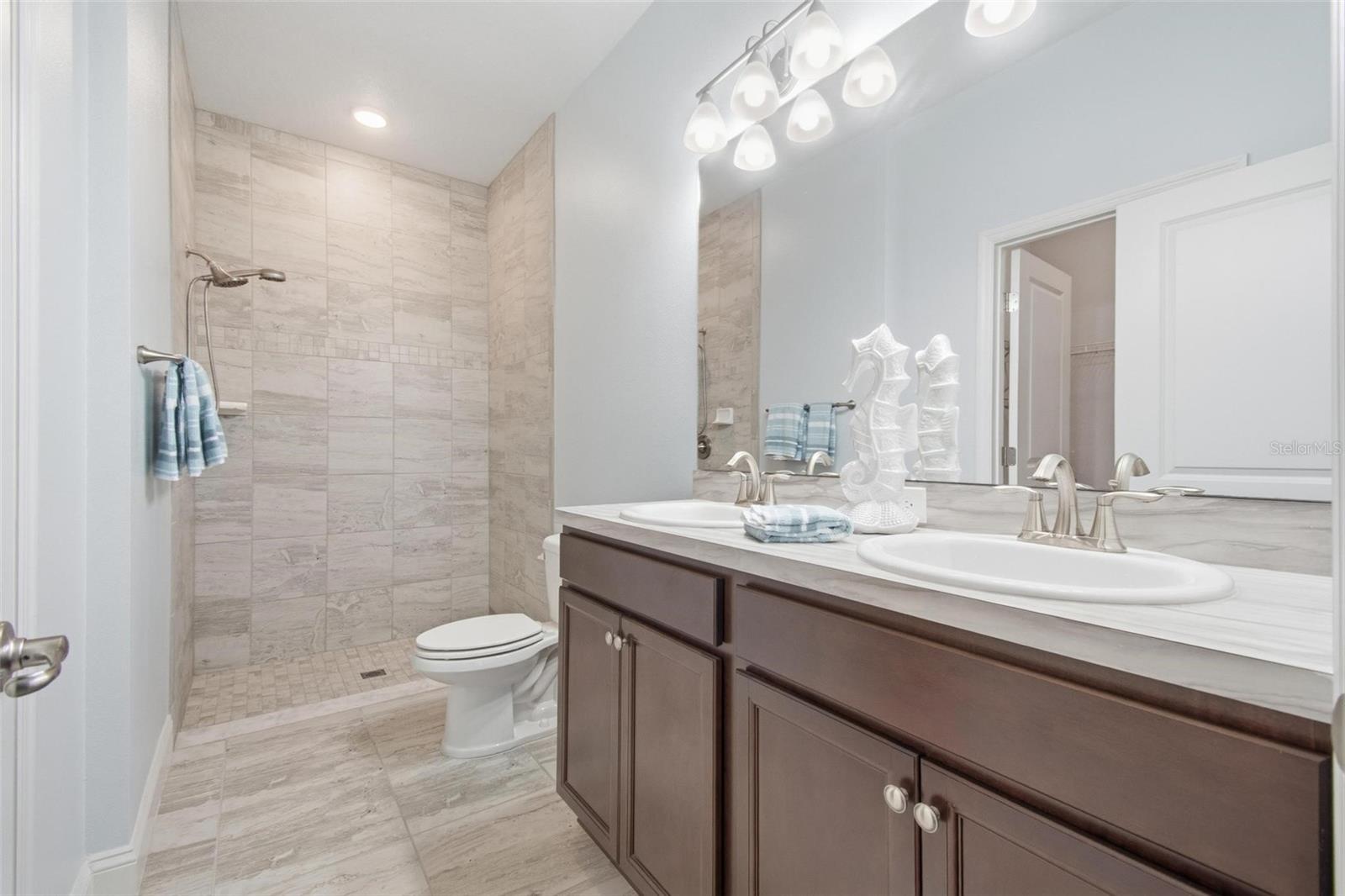 6 Oakleaf Way Property Photo 31