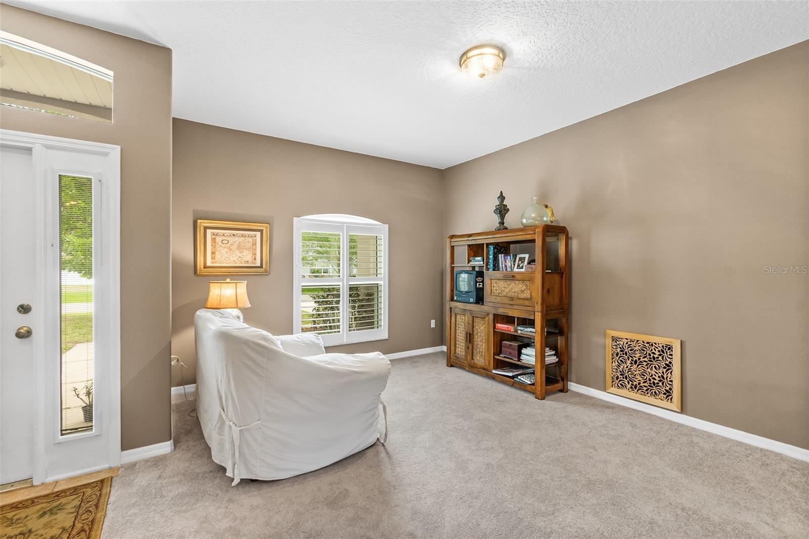 6 Evansville Ln Property Photo 8