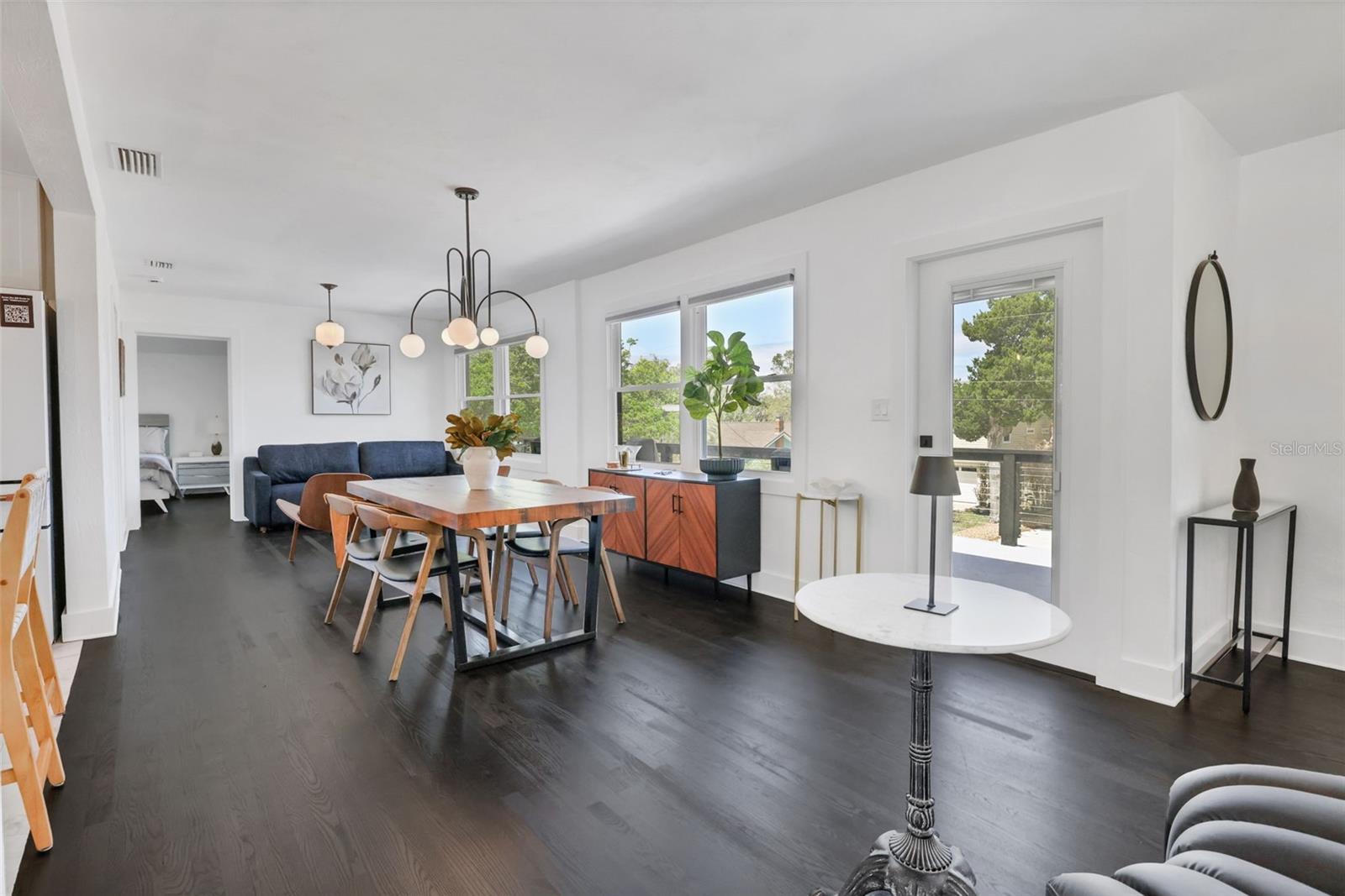 39 E Park Ave Property Photo 18