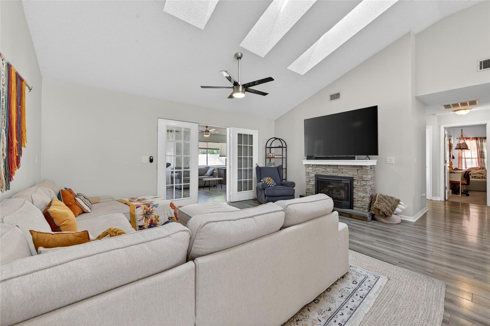5 Farr Pl Property Photo 14