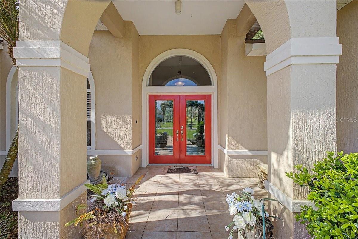 11 Crescent Lake Way Property Photo 5