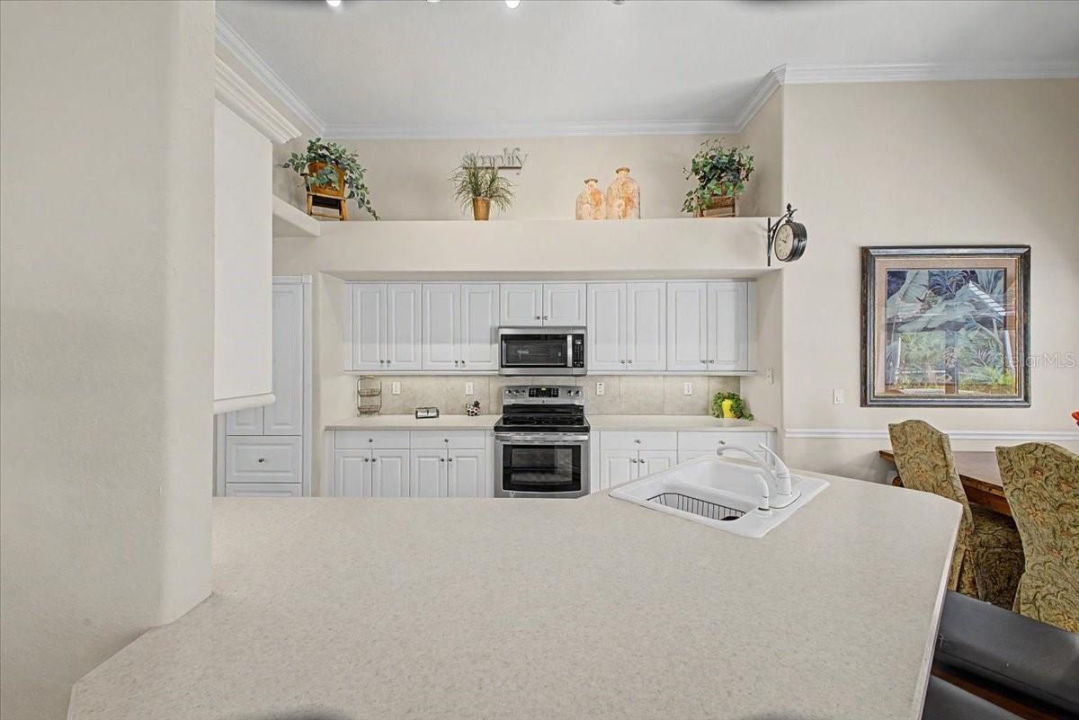 11 Crescent Lake Way Property Photo 10
