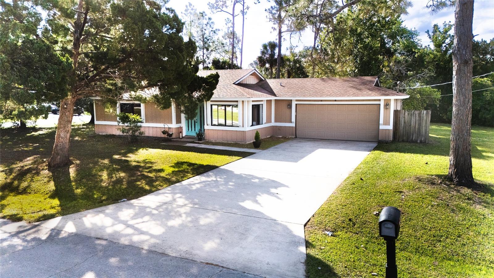 8 Lladd Ct Property Photo 1