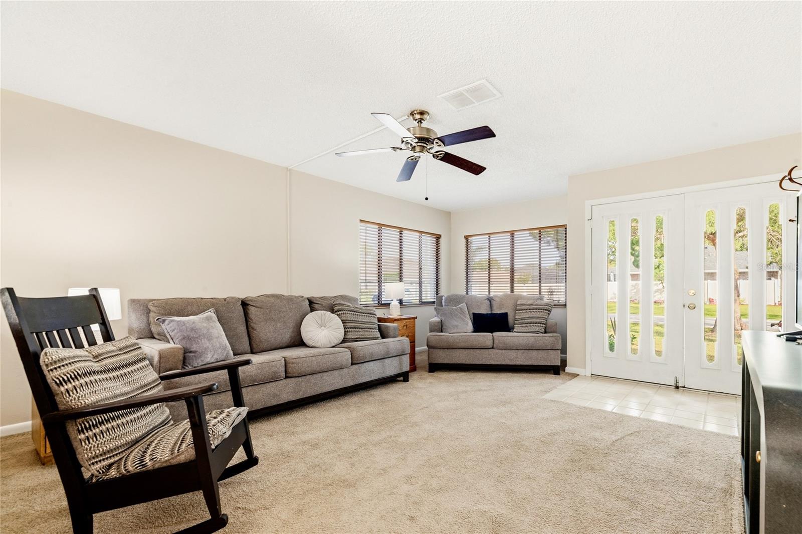 8 Lladd Ct Property Photo 2