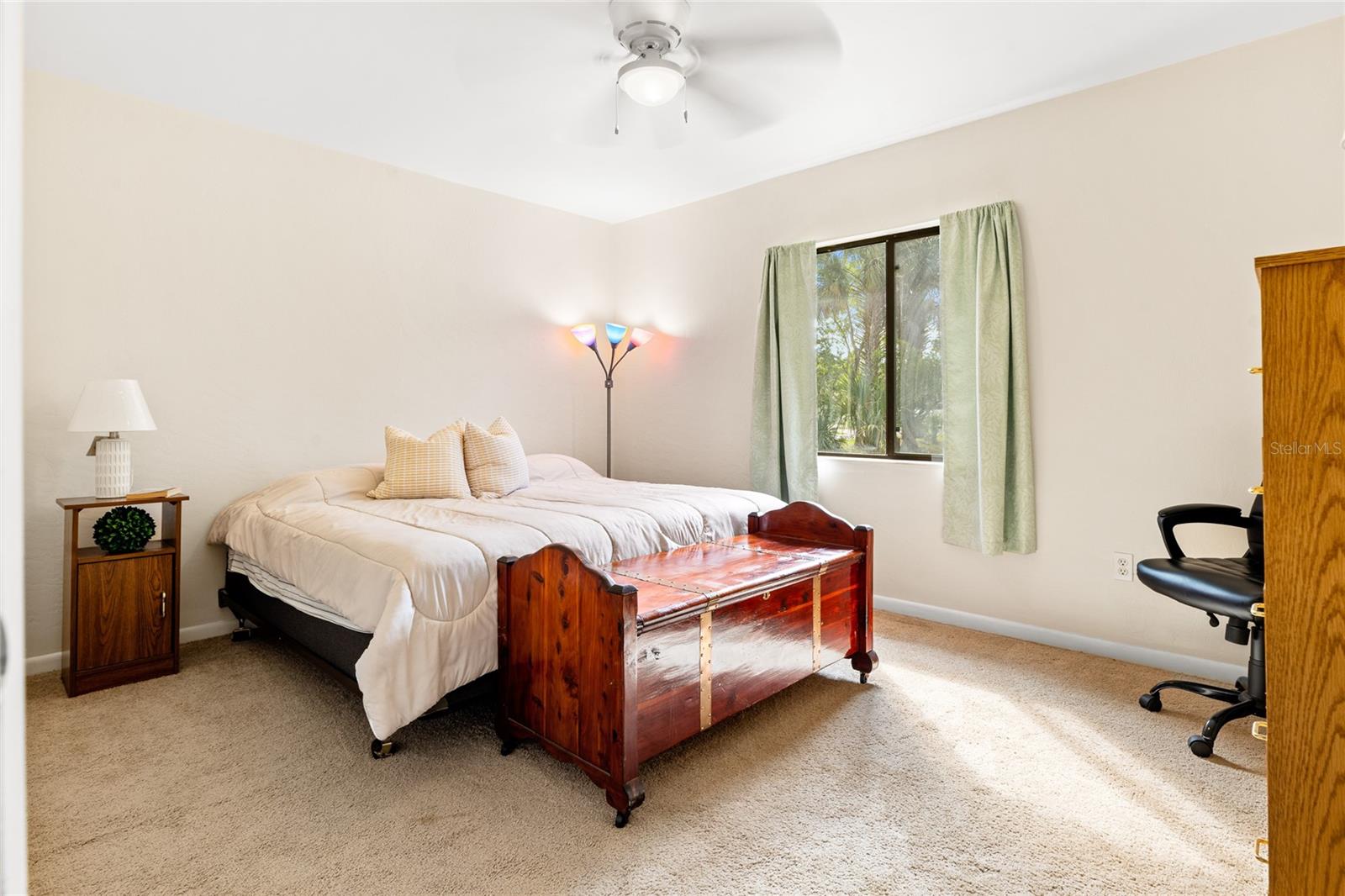 8 Lladd Ct Property Photo 4