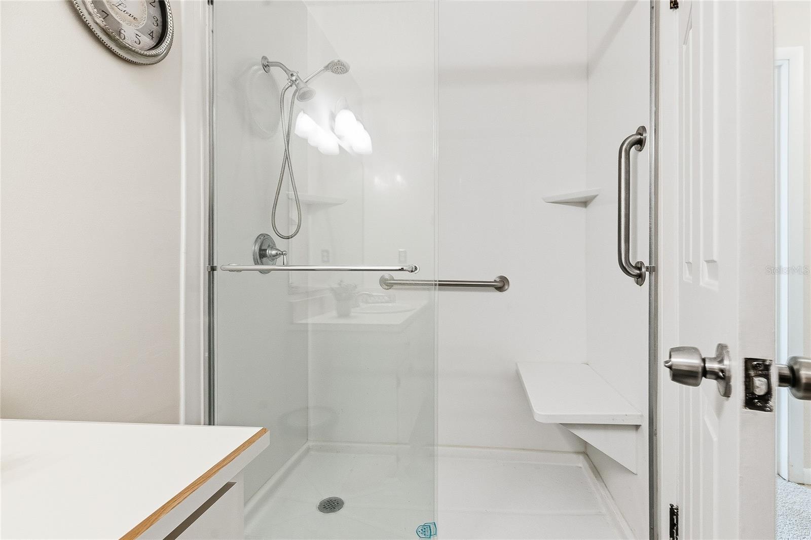 8 Lladd Ct Property Photo 5