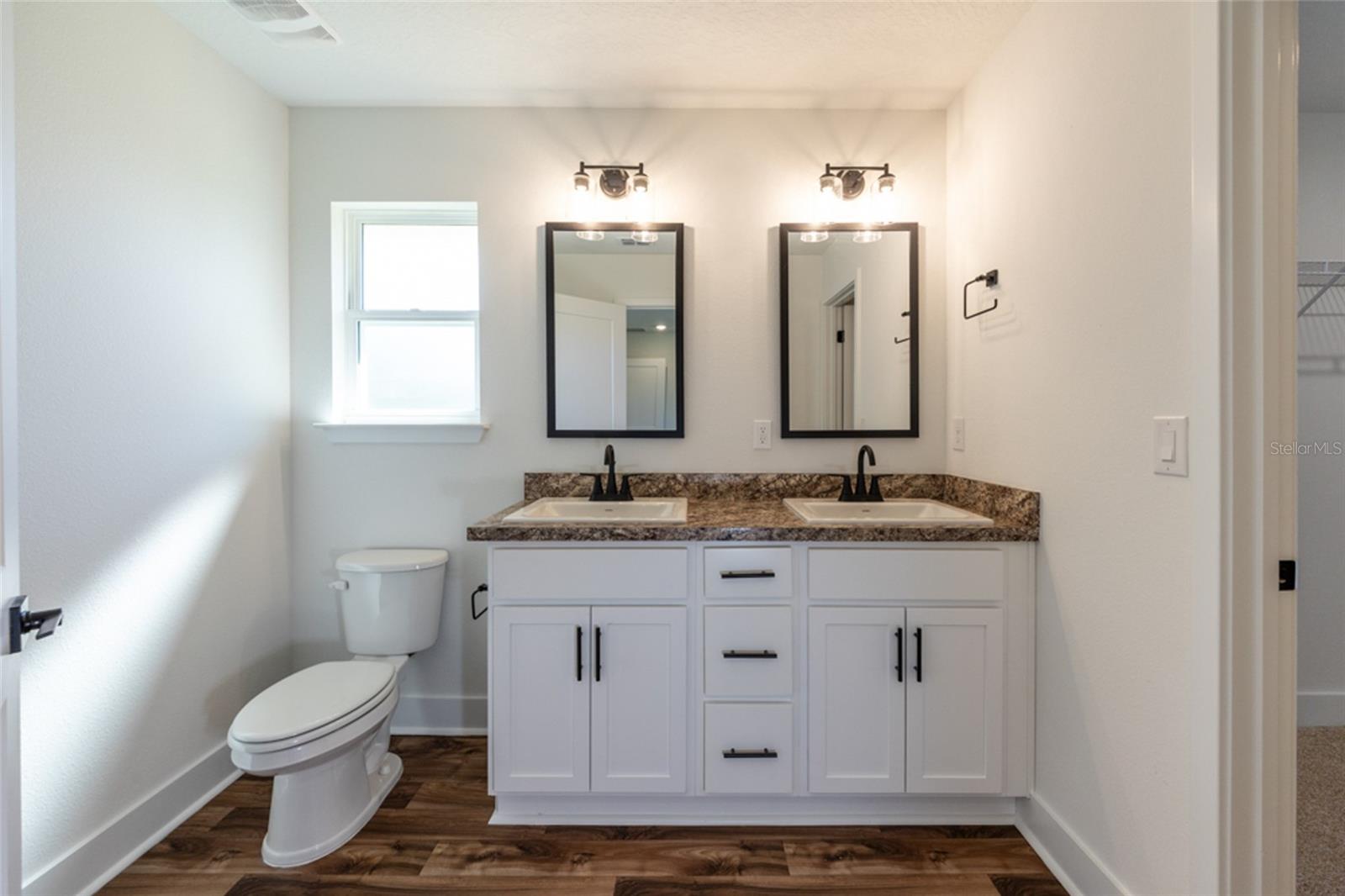 9 Lamar Ln Property Photo 8