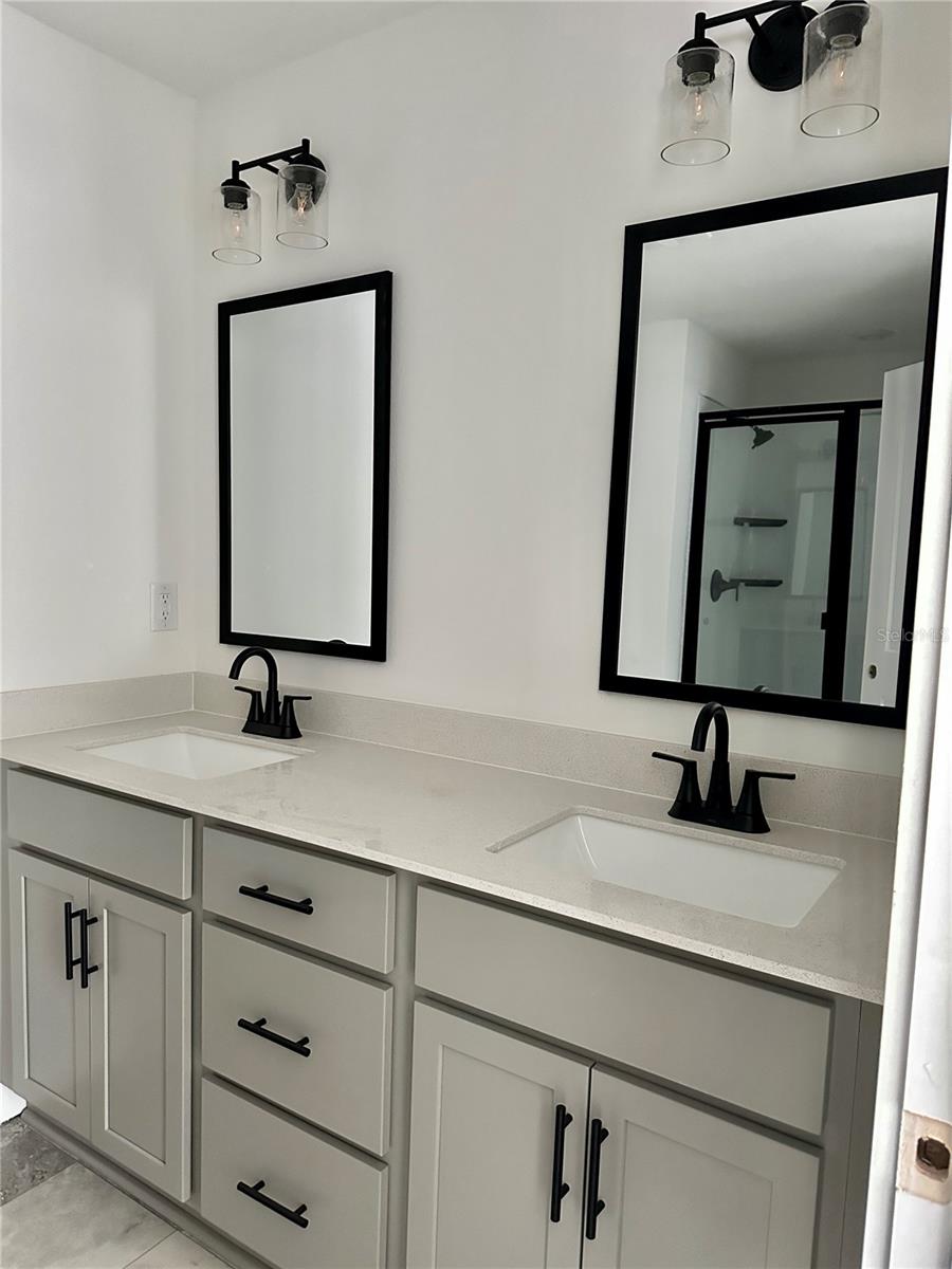 9 Lamar Ln Property Photo 10