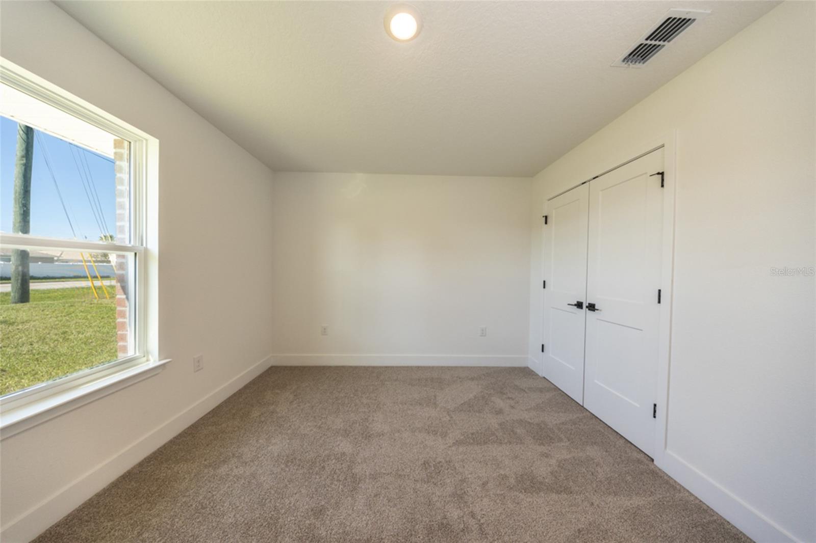9 Lamar Ln Property Photo 11
