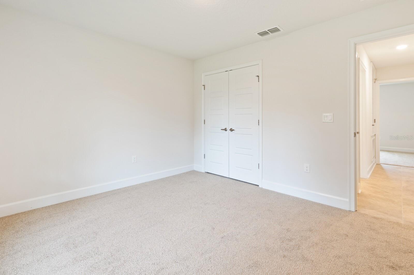 9 Lamar Ln Property Photo 13