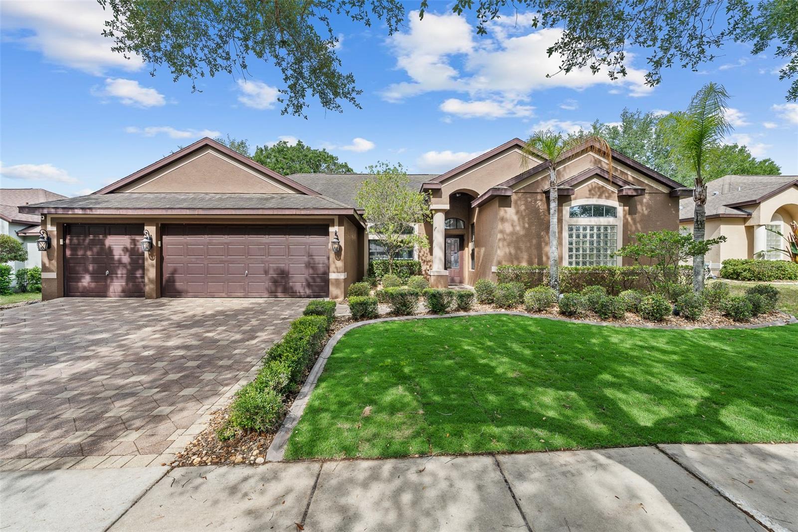 1059 NATURAL OAKS DR Property Photo 1