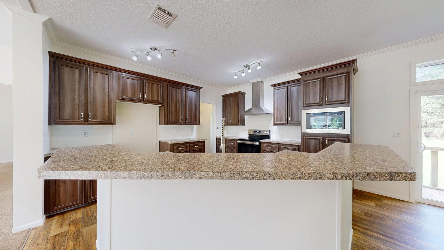 2930 Palmetto St Property Photo 13