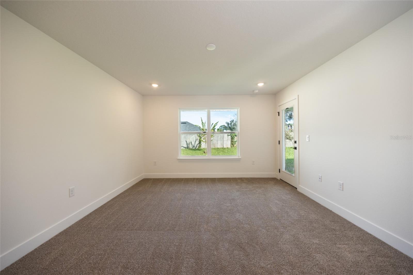 74 Princeton Ln Property Photo 12
