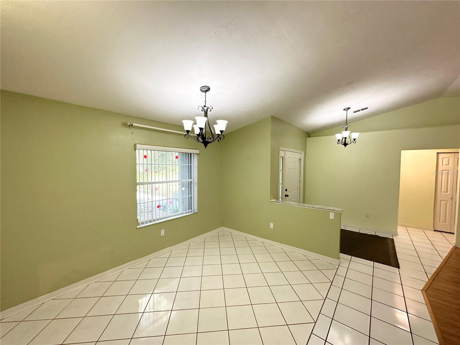 26 Woodbury Dr Property Photo 18