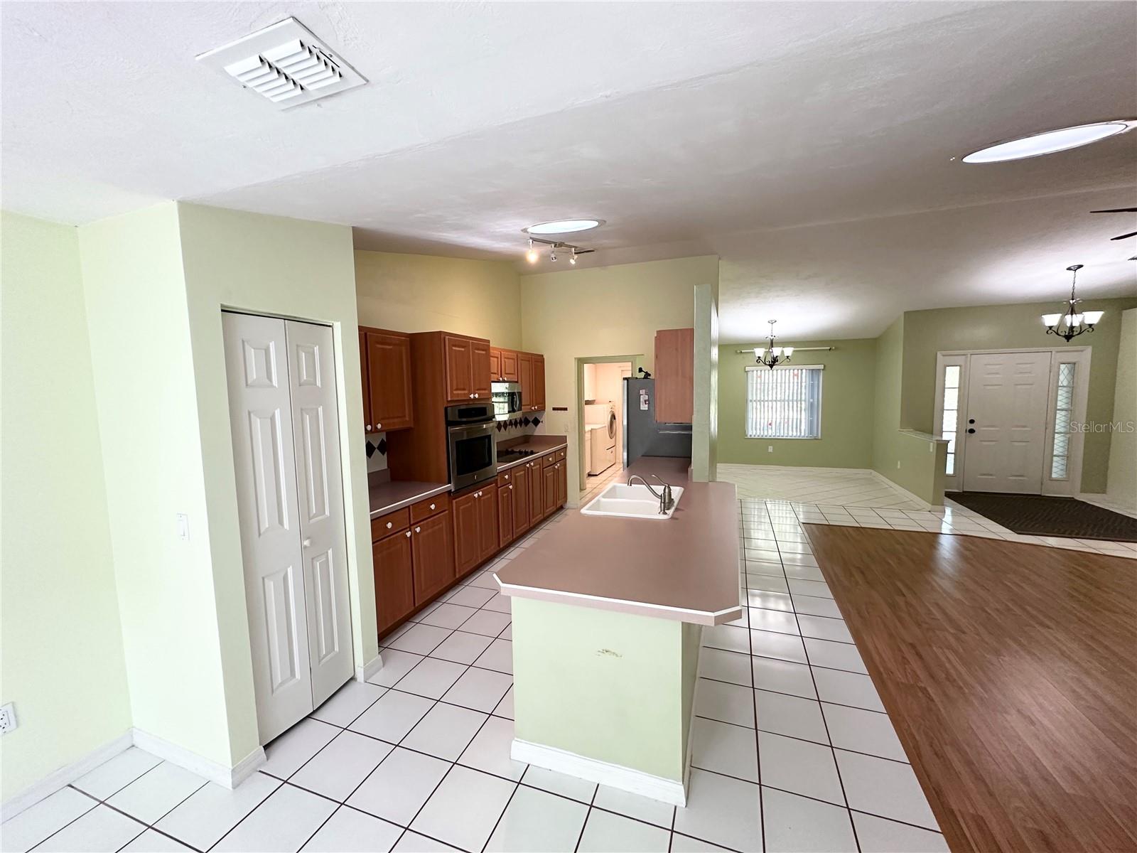 26 Woodbury Dr Property Photo 21