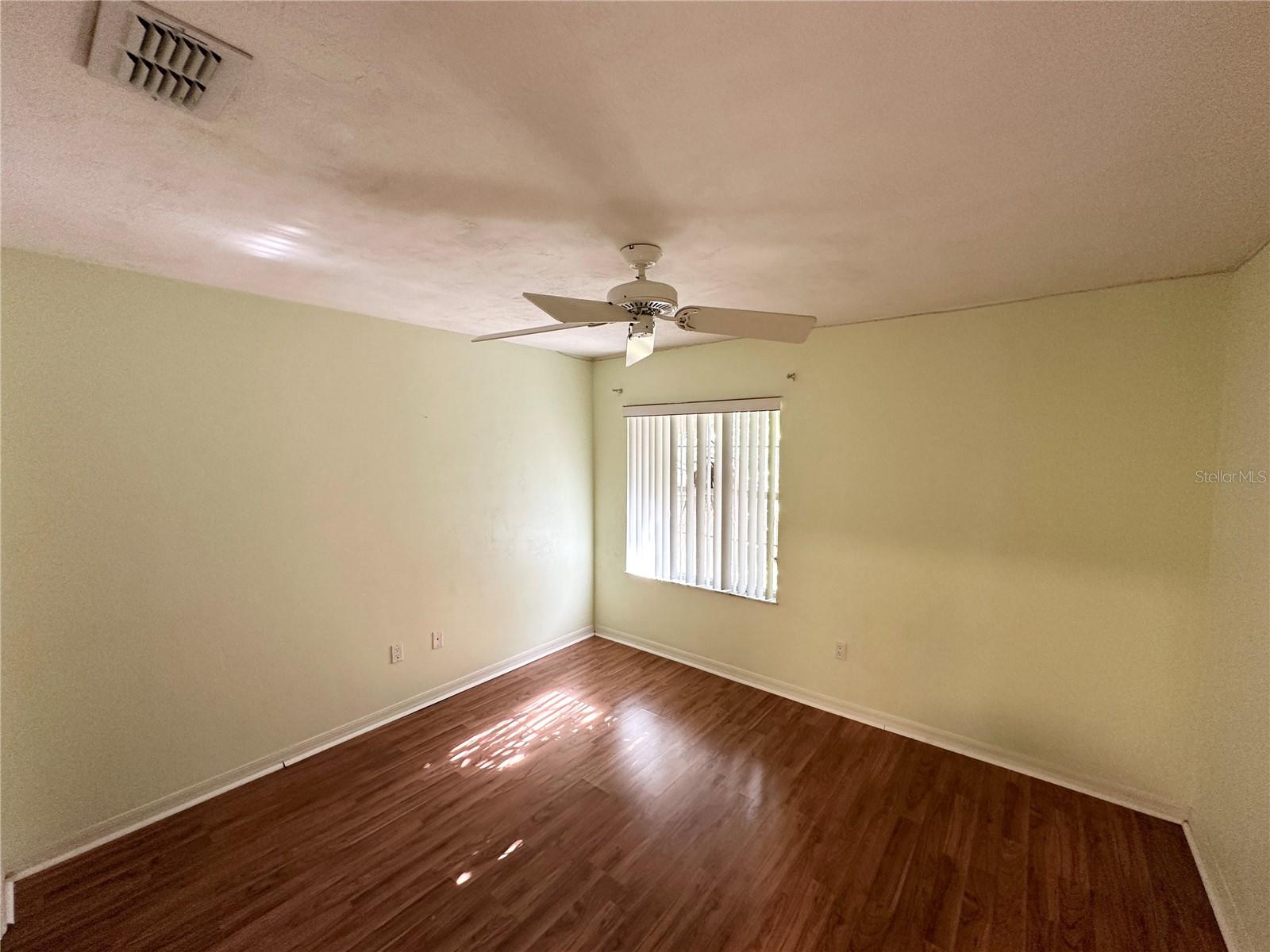26 Woodbury Dr Property Photo 37