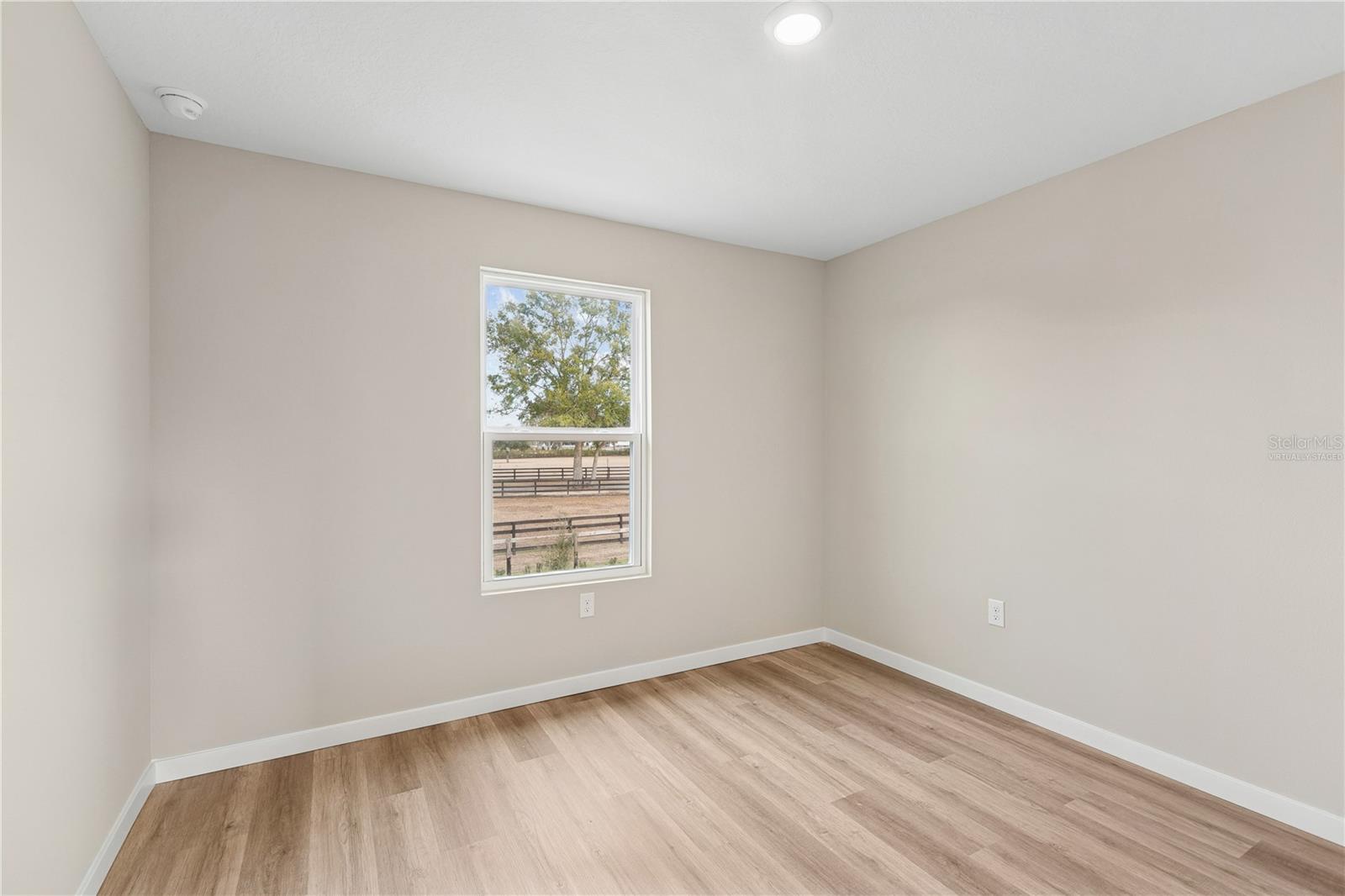 90 Springwood Dr Property Photo 18