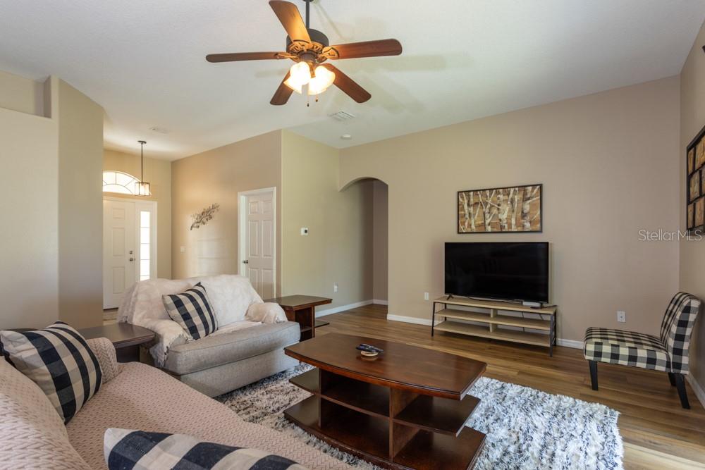 35 Foxhall Ln Property Photo 4