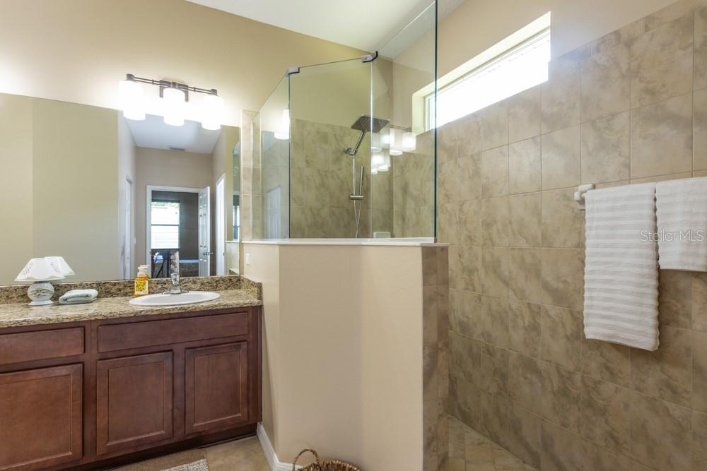 35 Foxhall Ln Property Photo 16