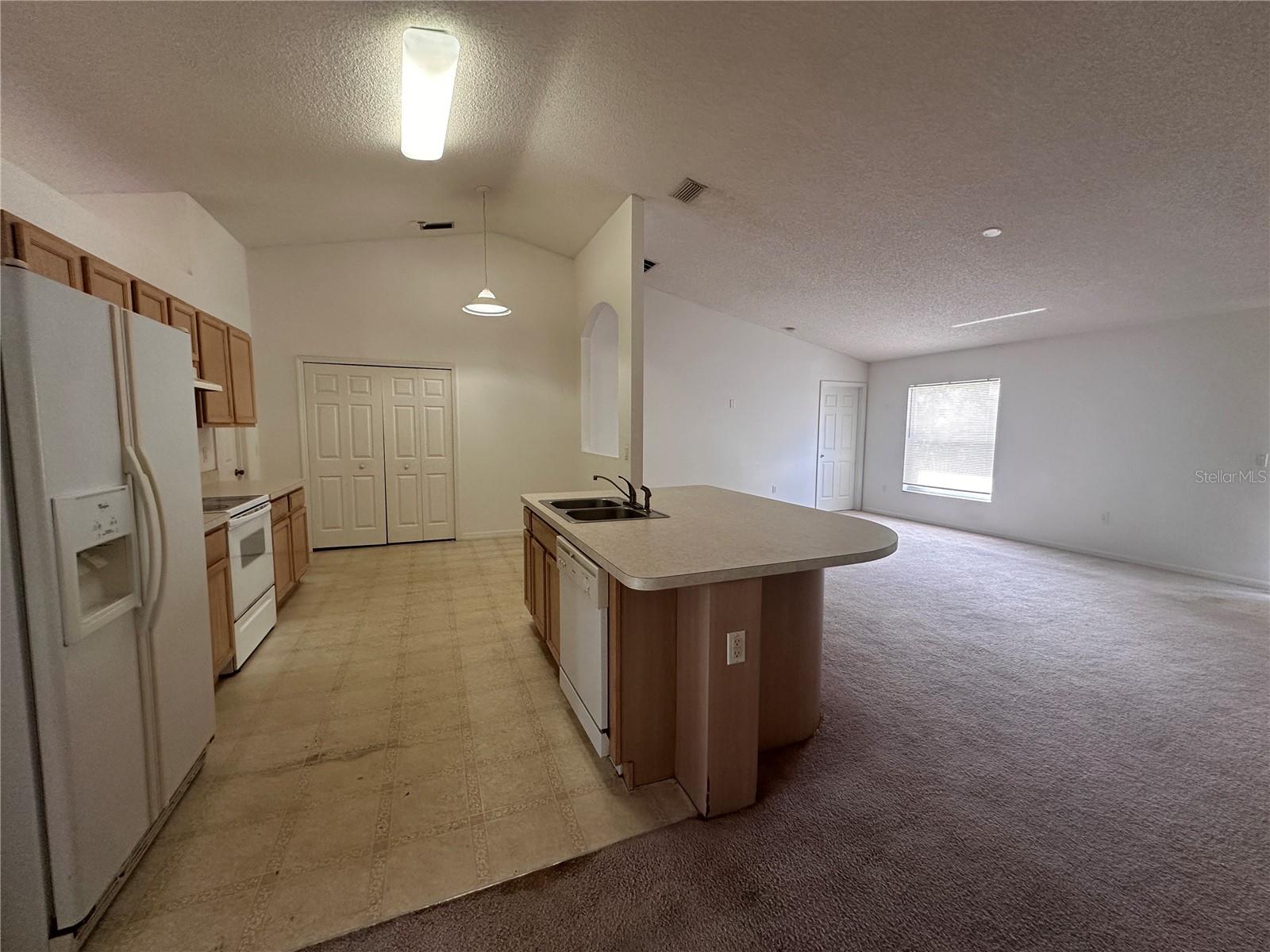 33 Rybark Ln Property Photo 4
