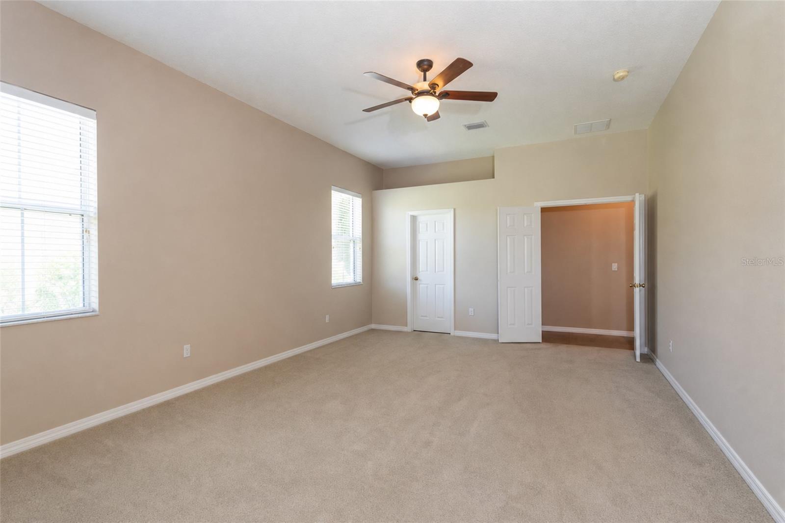 6 S Lakewalk Dr Property Photo 25