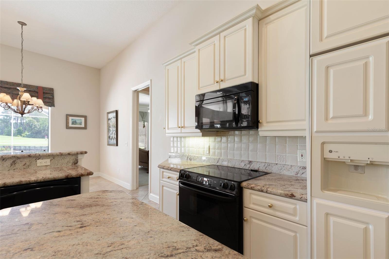1023 Hampstead Ln Property Photo 18