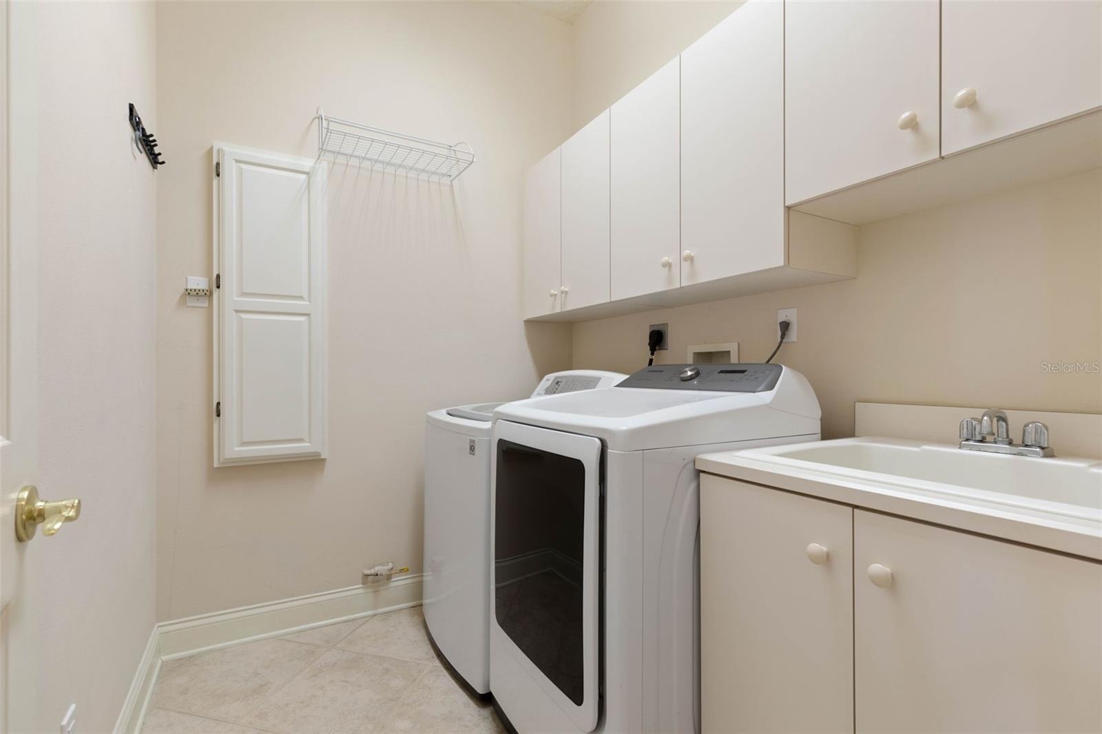 1023 Hampstead Ln Property Photo 49