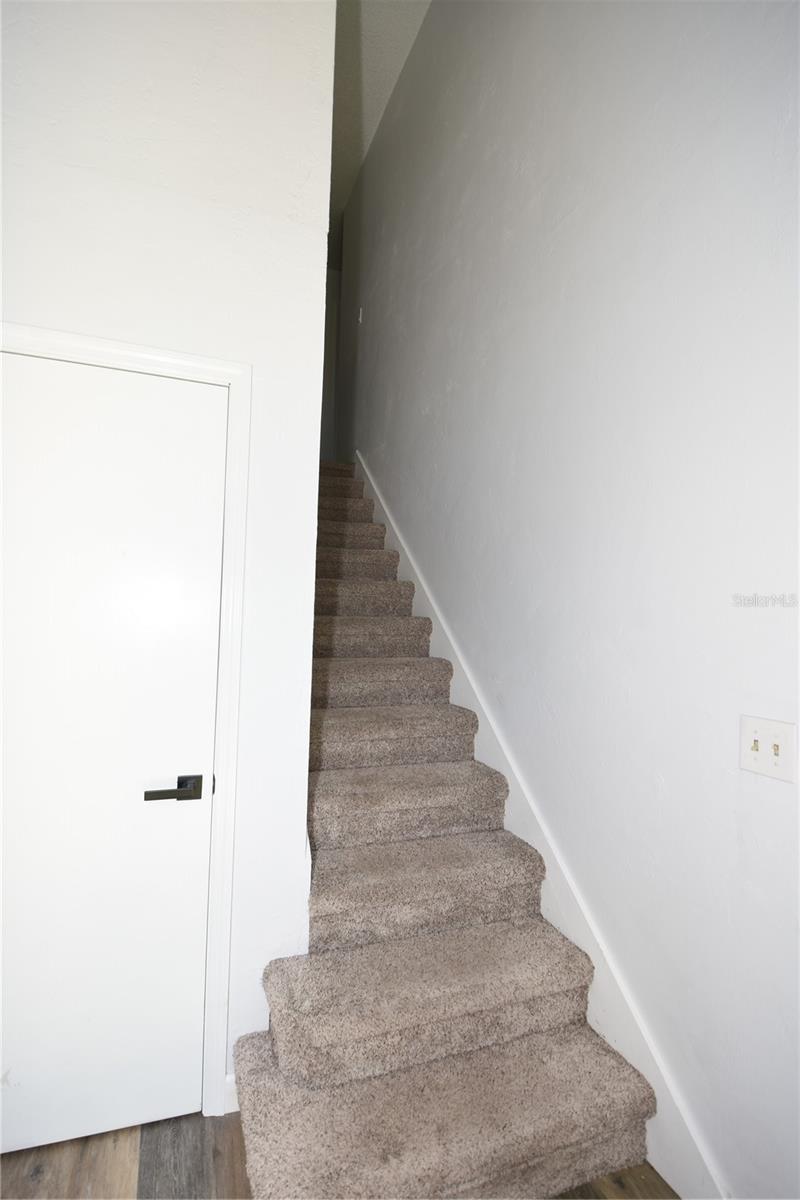 4 Southbury Ct #4 Property Photo 3