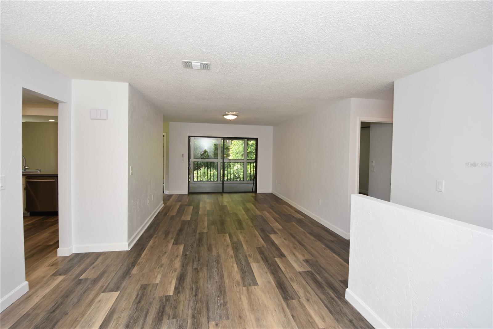 4 Southbury Ct #4 Property Photo 5
