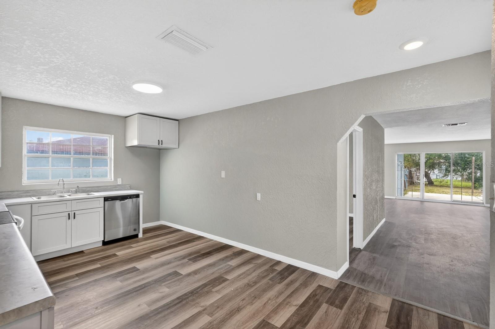 1027 Bel Aire Dr Property Photo 15