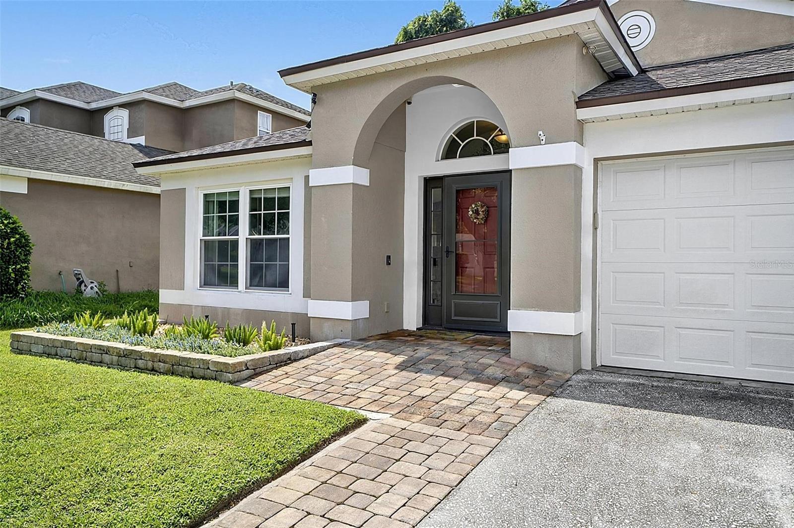 1737 Setting Sun Loop Property Photo 4