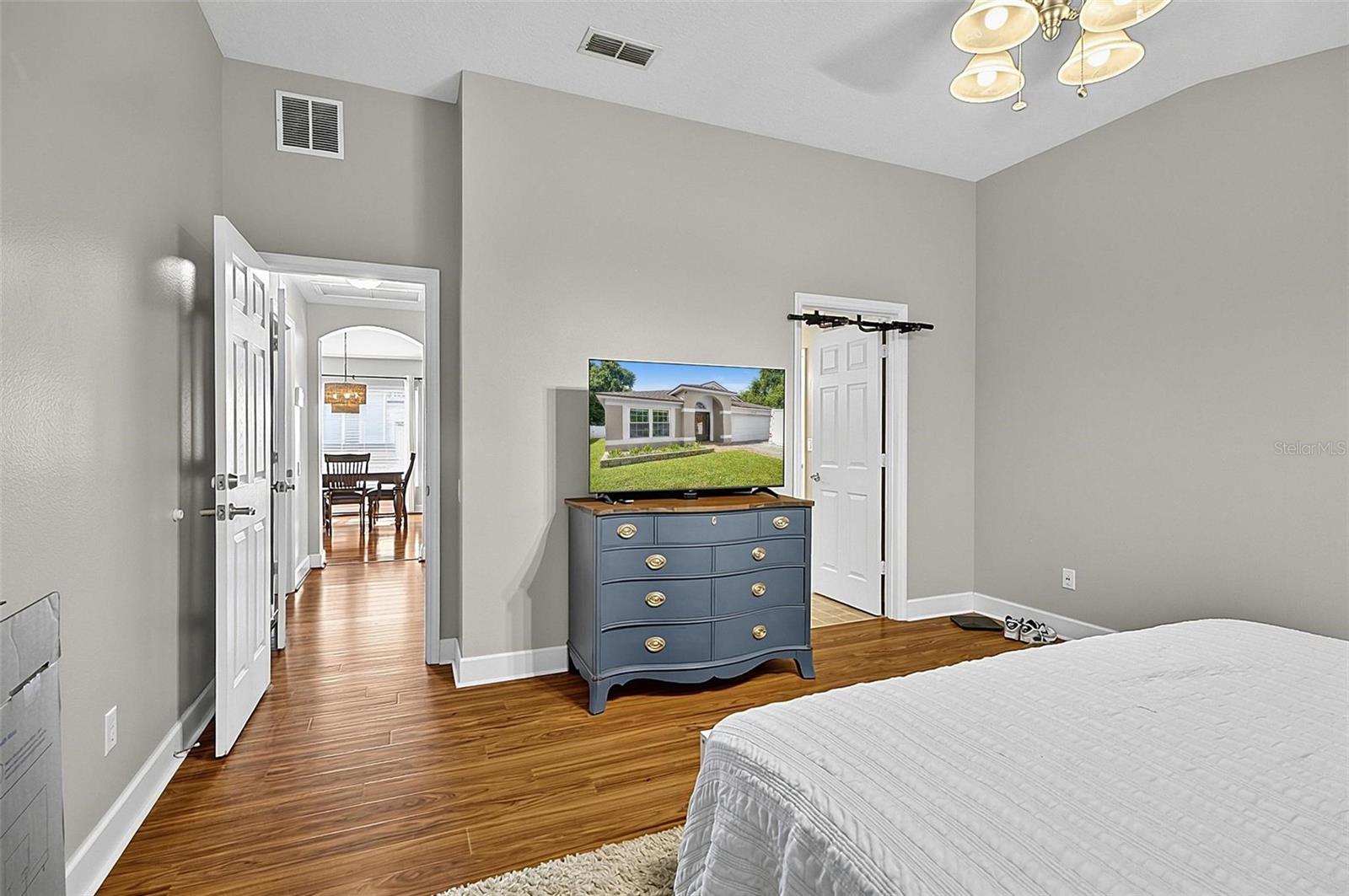 1737 Setting Sun Loop Property Photo 14
