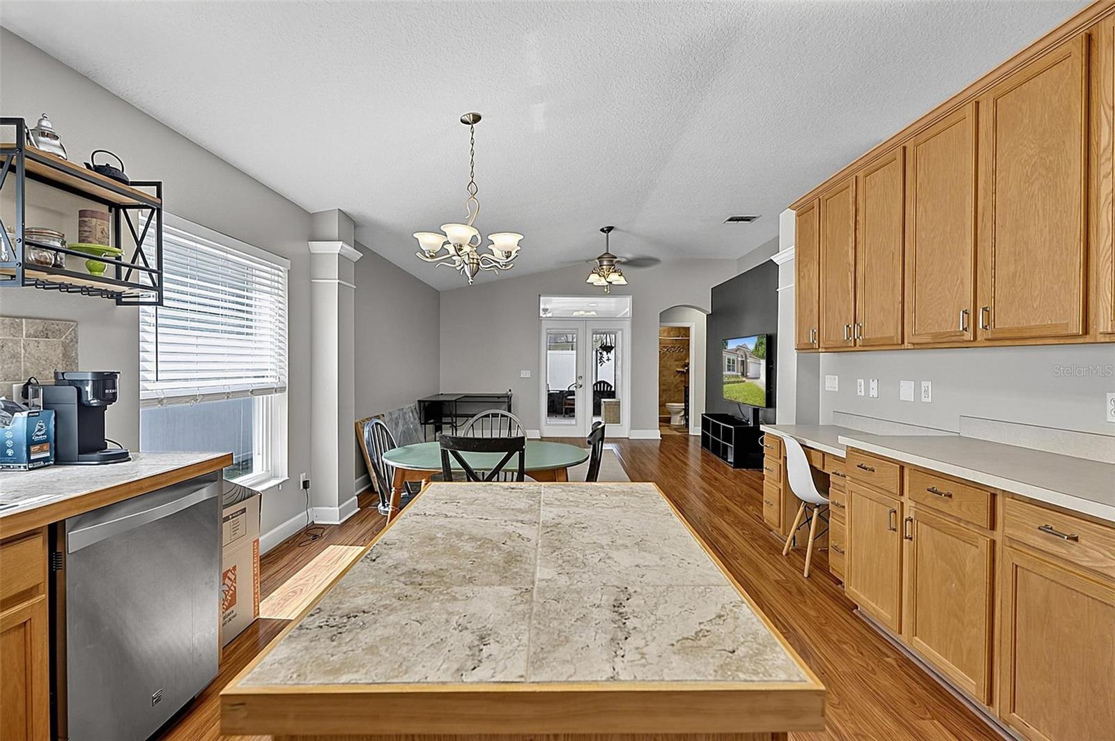 1737 Setting Sun Loop Property Photo 23