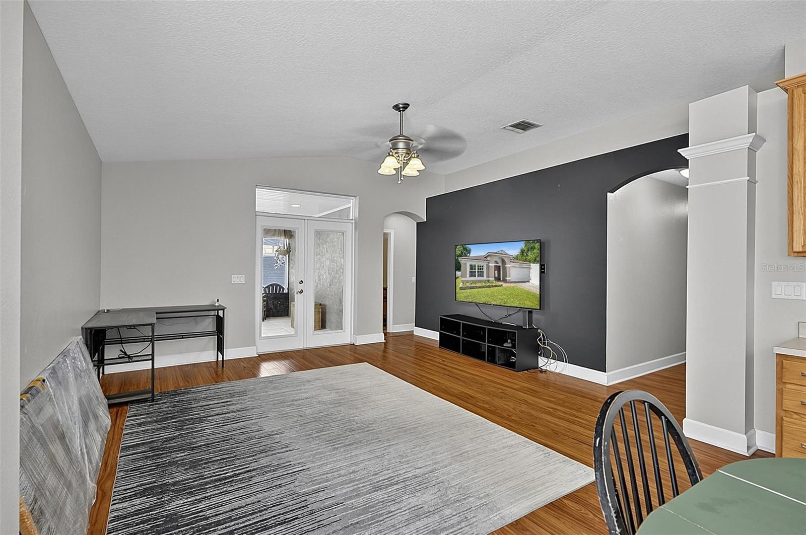 1737 Setting Sun Loop Property Photo 28