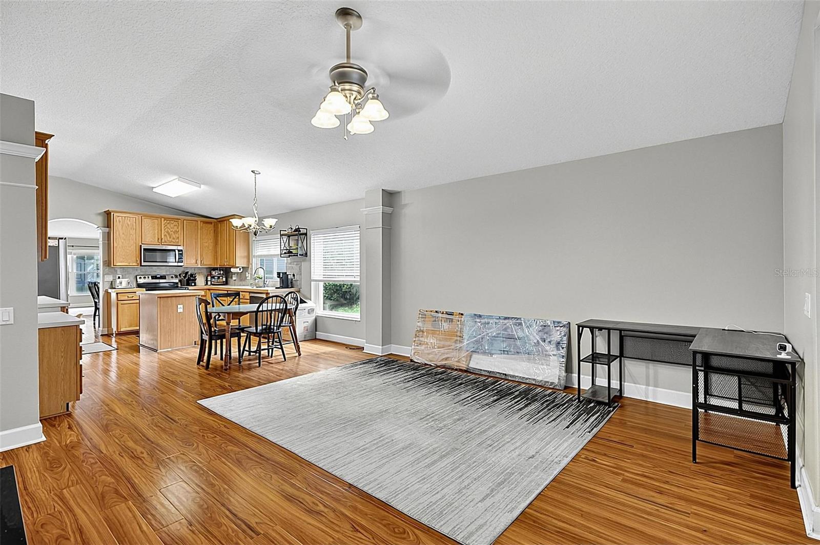 1737 Setting Sun Loop Property Photo 34