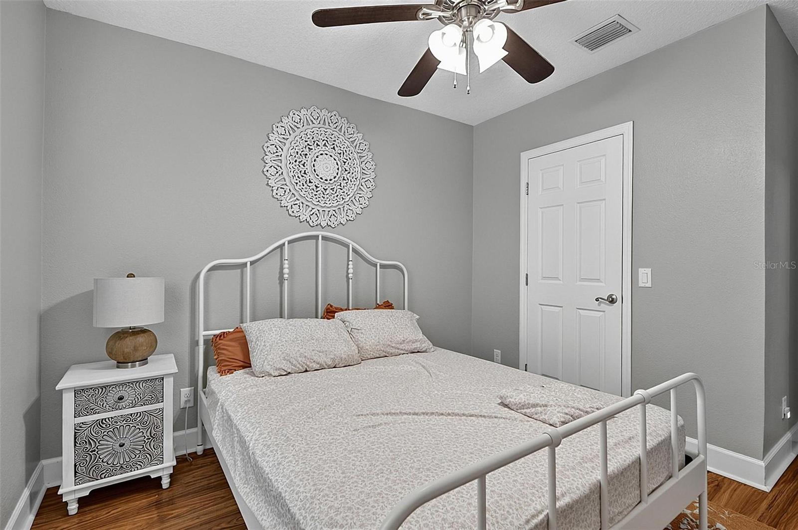 1737 Setting Sun Loop Property Photo 44