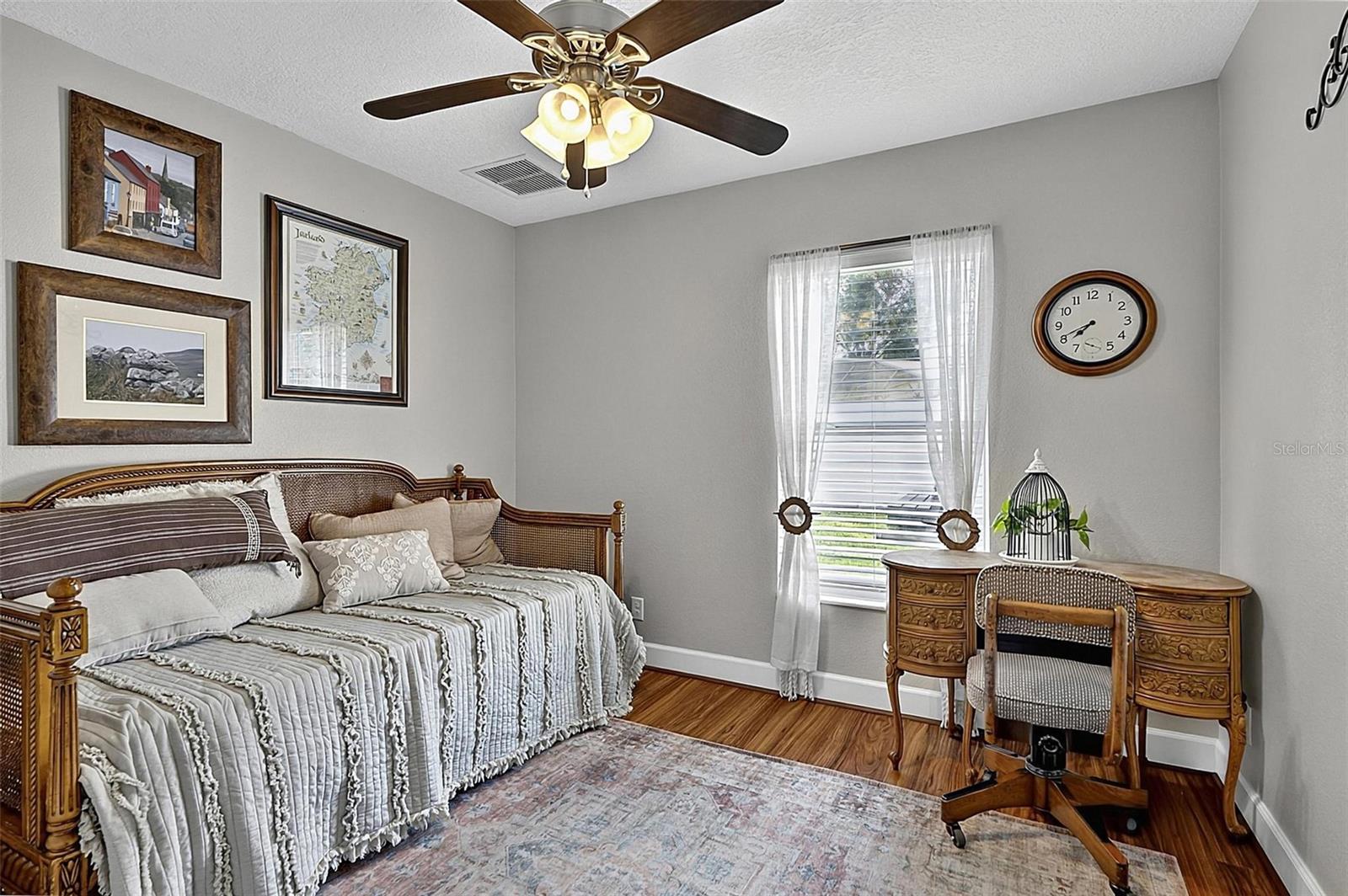 1737 Setting Sun Loop Property Photo 45