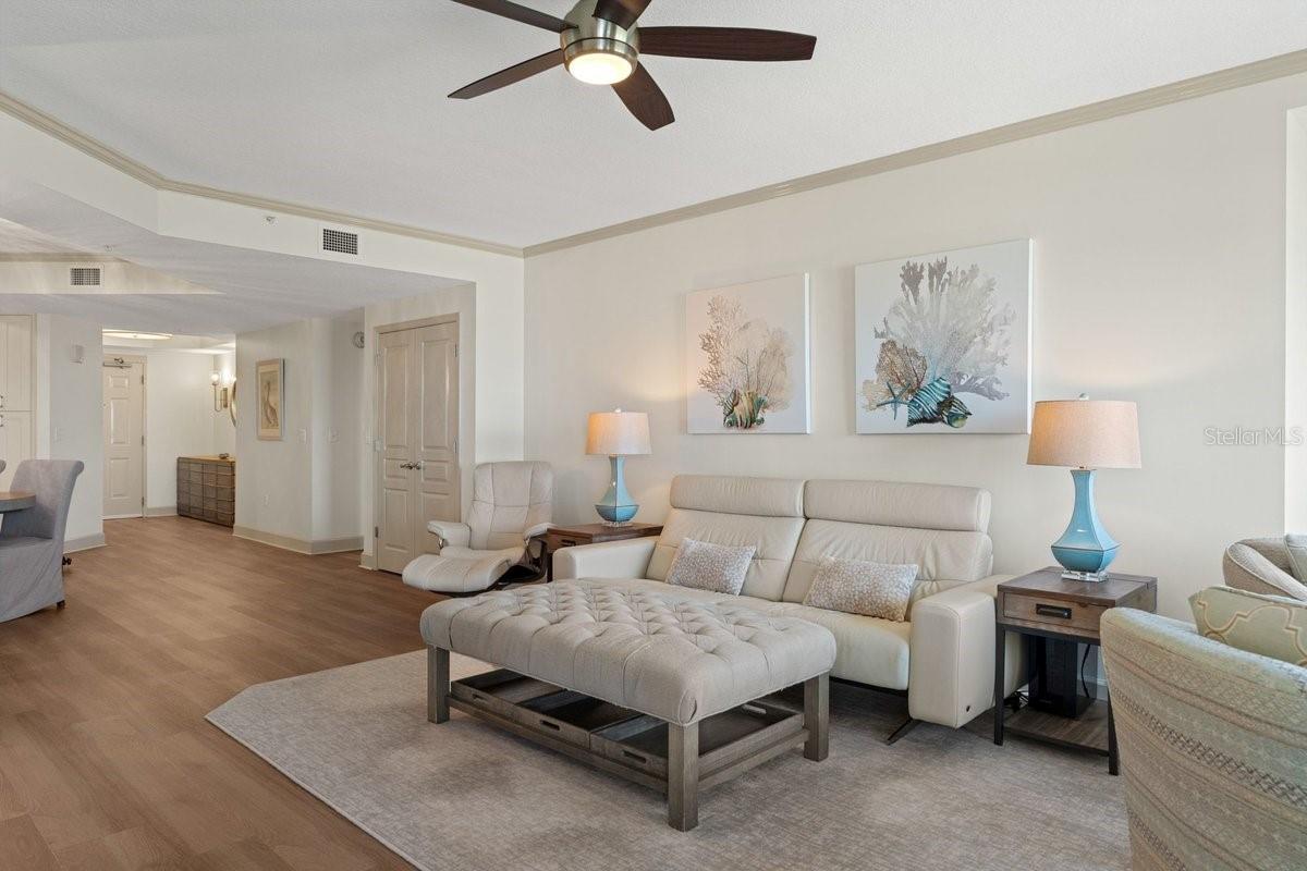 200 Ocean Crest Dr #713 Property Photo 8