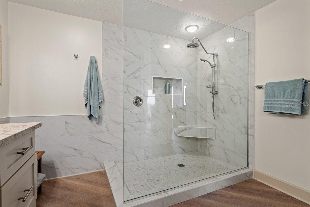 200 Ocean Crest Dr #713 Property Photo 26