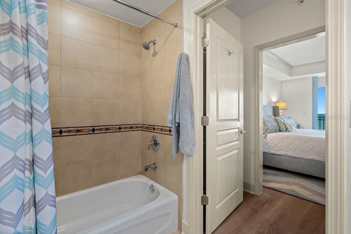200 Ocean Crest Dr #713 Property Photo 33