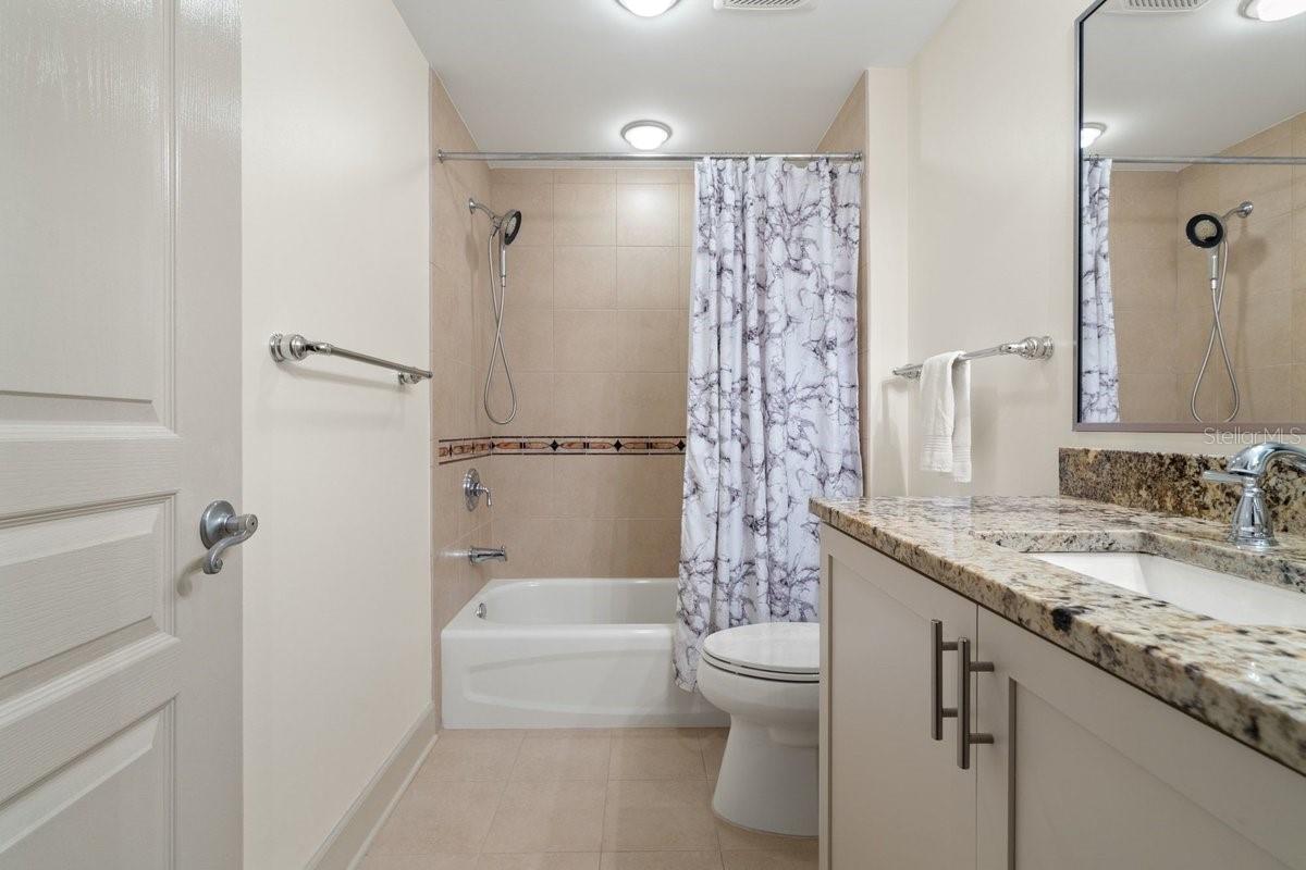200 Ocean Crest Dr #713 Property Photo 37