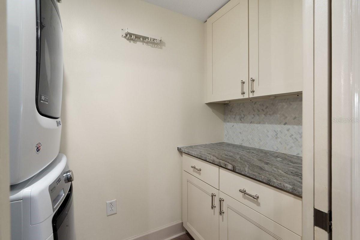 200 Ocean Crest Dr #713 Property Photo 38