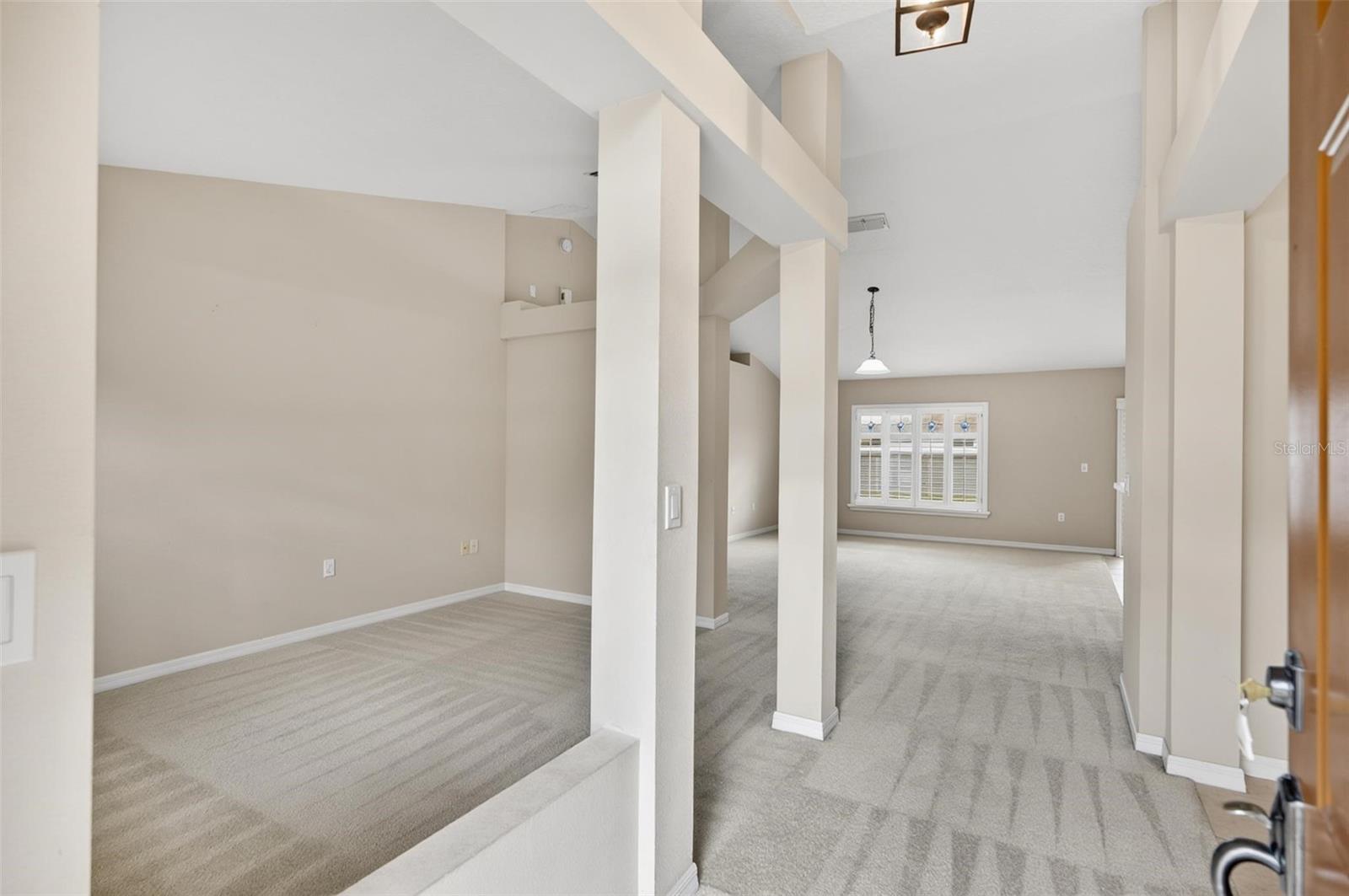 1 Ethan Pl Property Photo 5