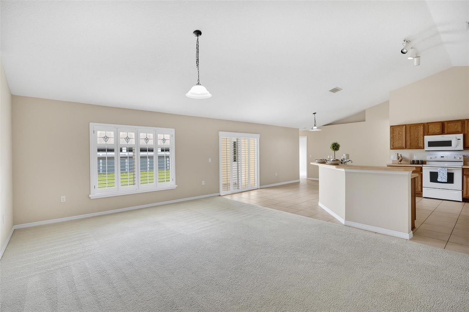 1 Ethan Pl Property Photo 10