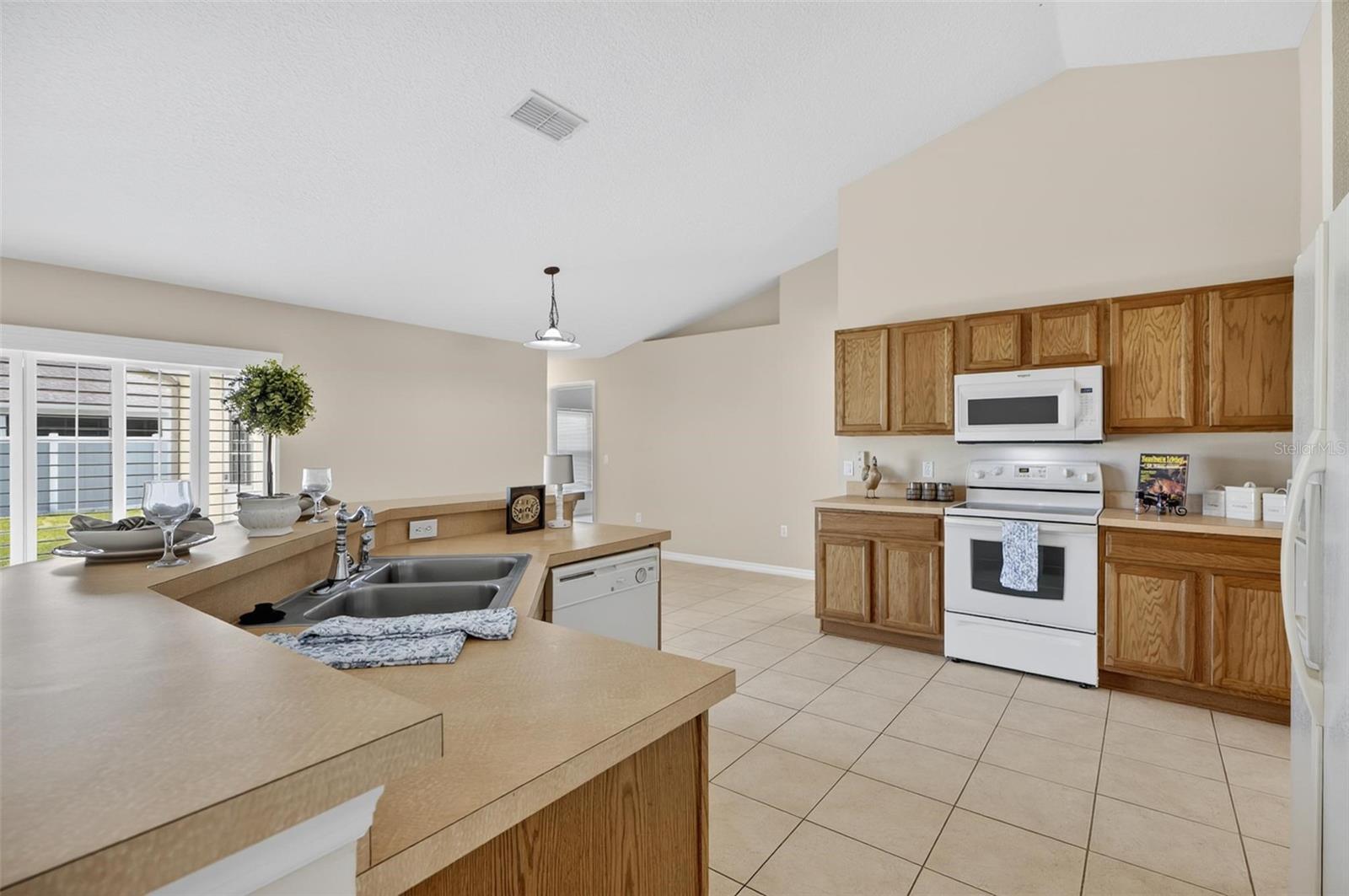1 Ethan Pl Property Photo 18